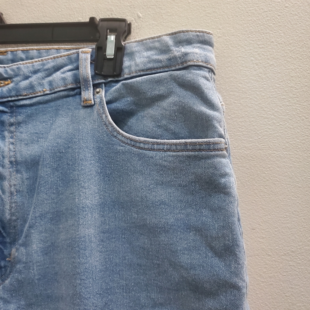H&M Plus Size Mom Jeans High Waisted Light Blue Wash Size 18 - Picture 4 of 13